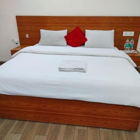 The Rejoice Hotel & Guesthouse Велика Нойда Екстер'єр фото
