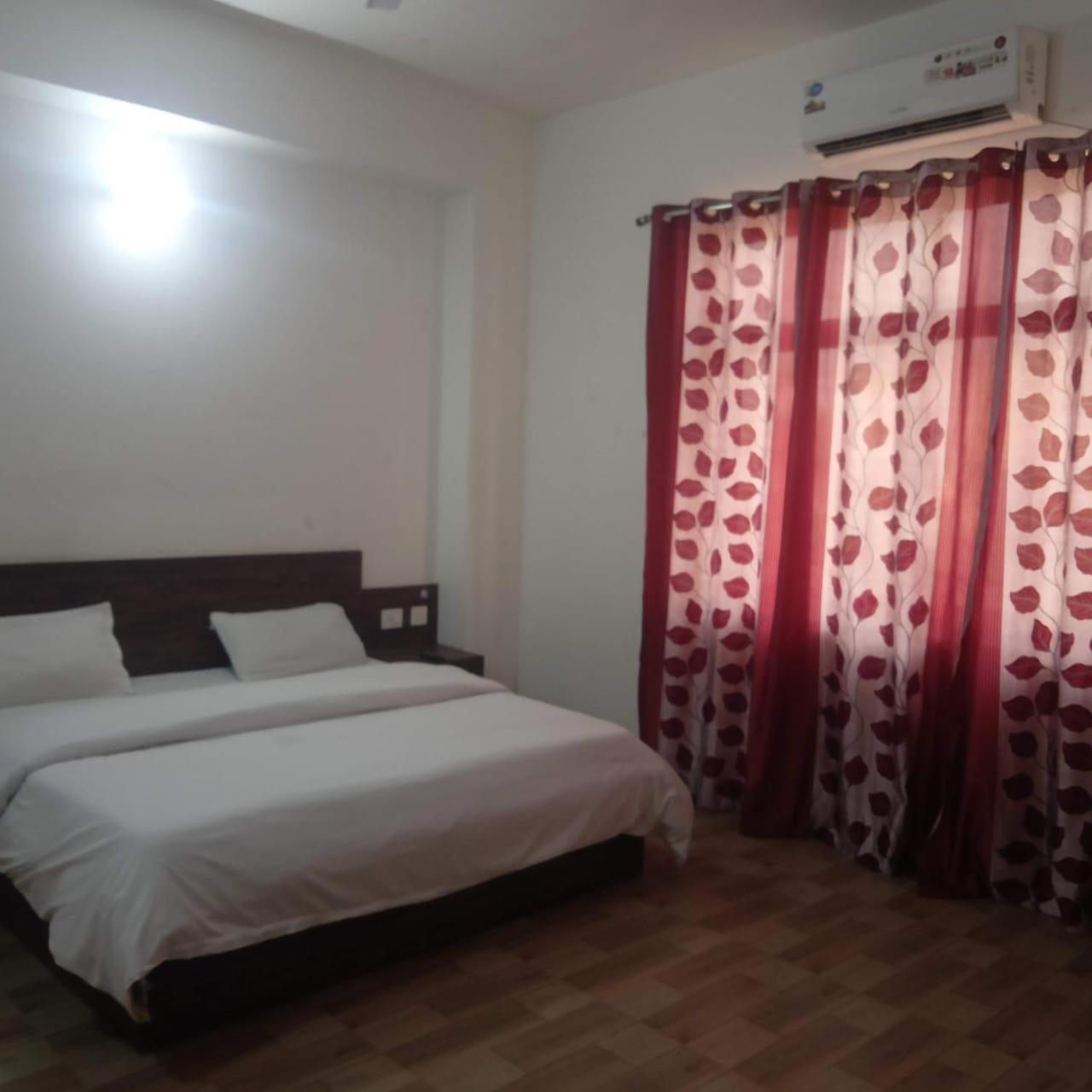 The Rejoice Hotel & Guesthouse Велика Нойда Екстер'єр фото